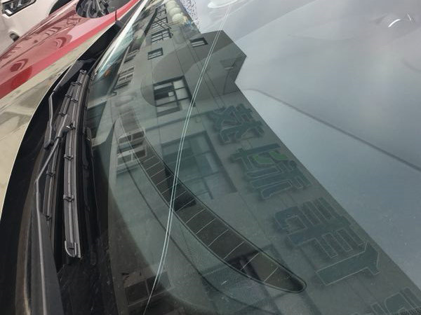 汽車前窗玻璃修復技術方法